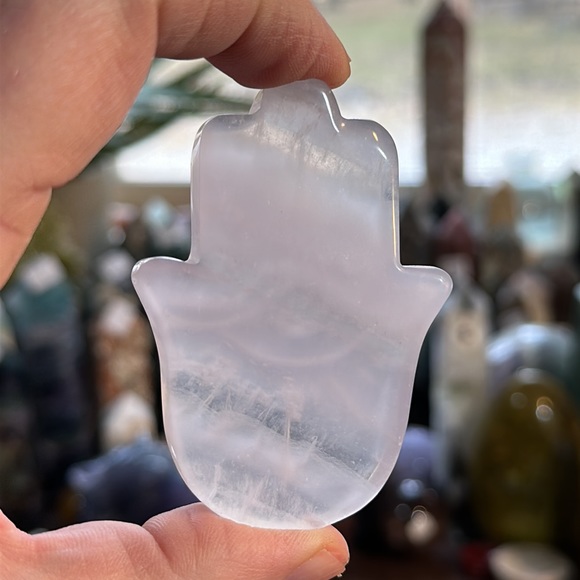 🎄SALE🎄Clear Quartz Crystal Hamsa! - Picture 3 of 3